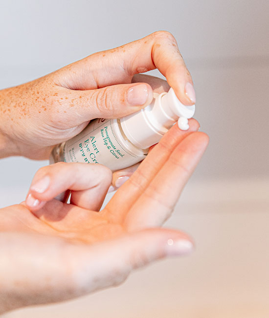 Butelka Alert Eye Cream Lavido z pompką, krem pod oczy dozowany na dłoń